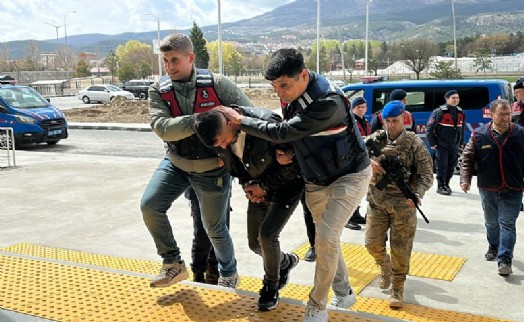 Tartıştığı arkadaşını, silahla vurup ağır yaraladı