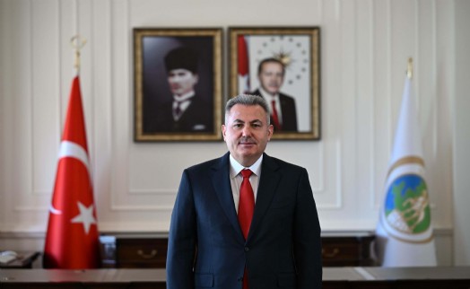 Vali Elban: Yetimlerin ve ihtiyaç sahiplerinin yüzünü güldürmeyi unutmayalım