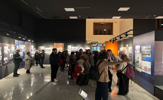 Yunan ziyaretçiler, Yanık Yurt sergisini gezdi