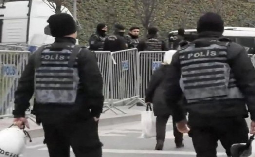 1 Mayıs öncesi İzmir'de şafak baskınları: 41 kişi gözaltında!