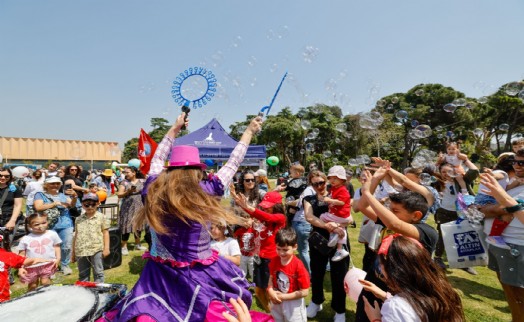 23 Nisan neşesi tüm İzmir'i sardı