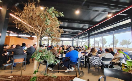 AK Partili Kocabaş Büyükşehir'in dolu kafesinden fotoğraf paylaştı, CHP'ye yüklendi!