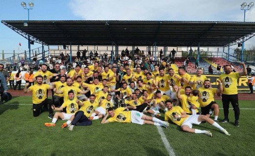 Aliağa Futbol namağlup şampiyon