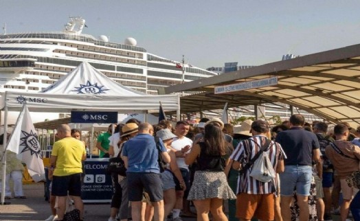 Alsancak Limanı, yılın ilk çeyreğinde 26 bin 638 yolcuyu ağırladı