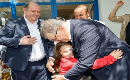 Başkan Tugay, Menderes'in köylerinde üreticilerle buluştu: Yeter ki 'Cemil Başkan sana ihtiyacımız var' deyin