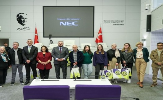 Buca'da üniversite öğrencilerine ücretsiz diyabet sensörü