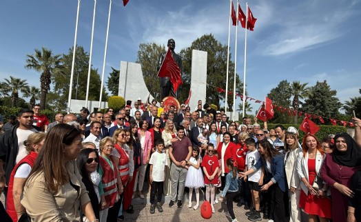 CHP İzmir Aliağa'da 23 Nisan kutladı: İmamoğlu'na kaç imza toplandı