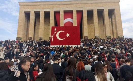 CHP'nin 23 Nisan yürüyüşüne Valilik'ten ret kararı! Özgür Özel'den tepki geldi