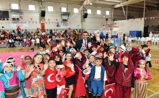 Çiğli'de çocuklar için eğlence dolu bayram şenliği