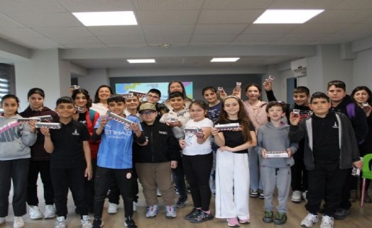 Çocuklar, kentin geleceğini şekillendiriyor: Güzel İzmir'in mutlu çocukları