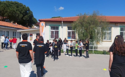 Dikili'de 'Hedef1000' projesi başladı! Oryantiring, 1000 öğrenciyle buluşuyor