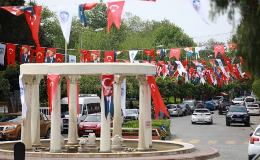 Efes Selçuk sokakları bayraklarla donatıldı: 23 Nisan sevincinden 19 Mayıs coşkusuna