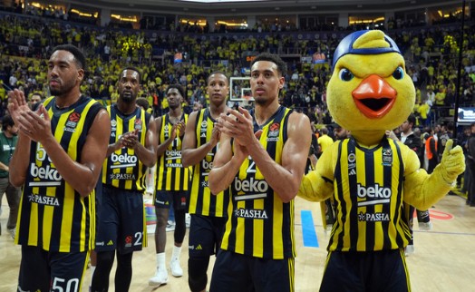 Fenerbahçe Final Four'da: Taraftarın yüzü yine salonda güldü!