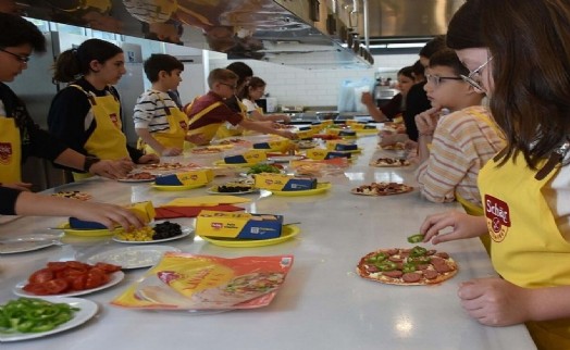 İzmir'de çölyak farkındalığı için mutfağa girdiler