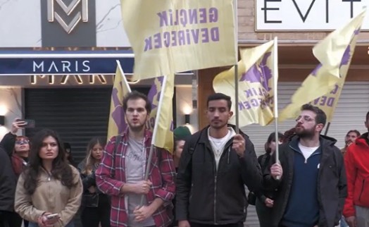 İzmir'de öğrencilerin 'tutuklanmasına neden olan' esnafa protesto!