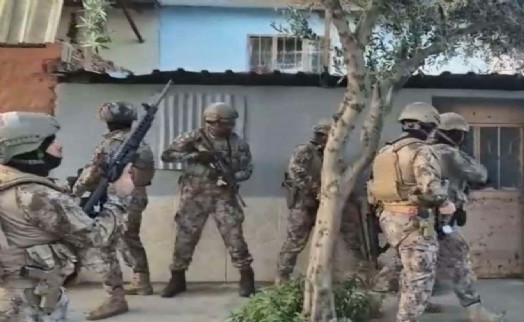 İzmir merkezli düzenlenen FETÖ operasyonunda 10 şüpheli gözaltına alındı