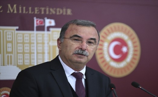 İzmir vekili Akın'dan Yerlikaya'ya 10 soru: Hayvanseverin ölümü TBMM'de