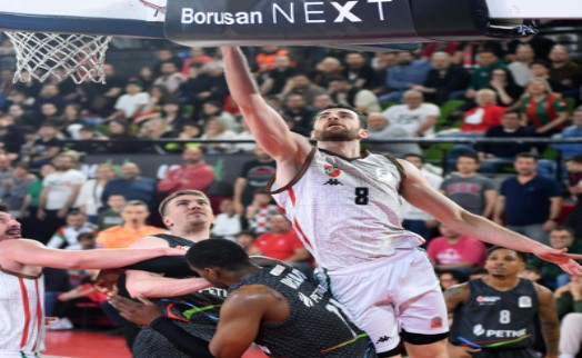 Karşıyaka'da potada Hakan sakatlandı