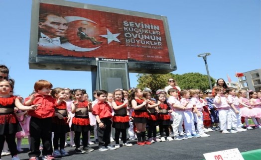 Karşıyakalı çocuklar takas pazarında buluştu: 23 Nisan coşkusu başladı!