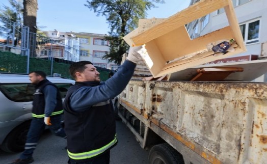 Mutlu'dan duyarlılık çağrısı: Konak'ta mobilya atıkları ücretsiz toplanıyor