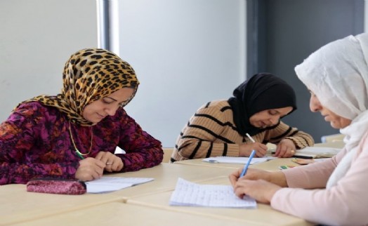 Konak'ta okuma-yazma seferberliği başladı