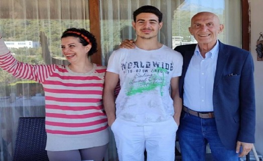 Levent, babası gibi kanserden yaşamını yitirdi; annesi de aynı hastalıktan tedavi görüyor
