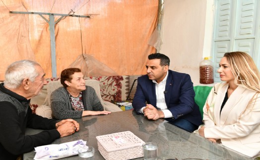 Leyla Teyze'ye bayram sürprizi: Sevgi ve türkülerle dolu ziyaret