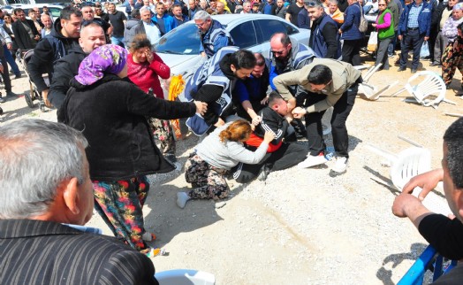 Manisa'da deve güreşinde arbede