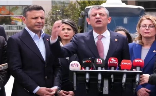 Özel'den Özdağ duruşması sonrası 'Aileyle uğraşma elini kırarız' çıkışı