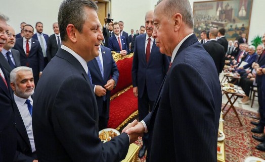 Özgür Özel'den 23 Nisan resepsiyonuna 'İmamoğlu' vetosu!