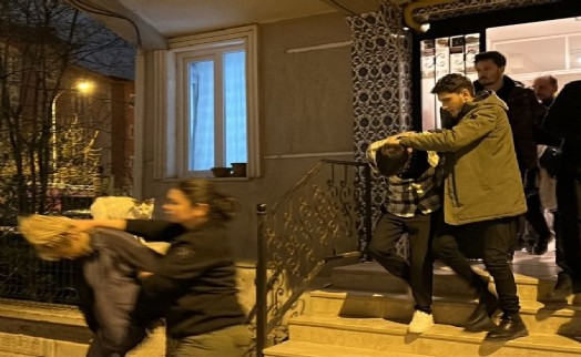 Polisi görünce kaçıp, kendisini eve kilitledi: 3 gözaltı
