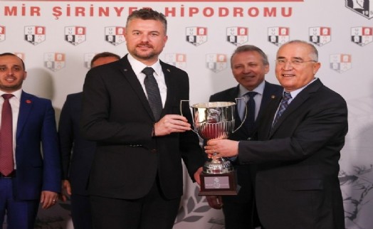 Şirinyer Hipodromu'nda Buca Belediye Başkanlığı Koşusu heyecanı