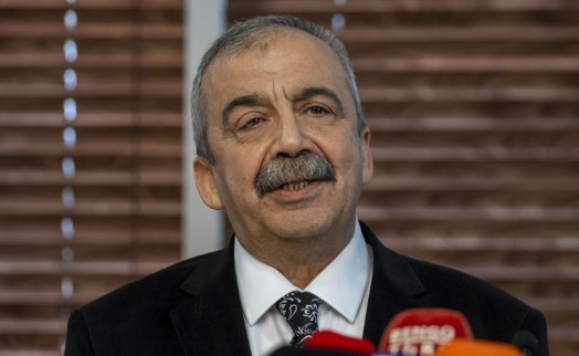 Sırrı Süreyya Önder için bekleyiş sürüyor: 12 gündür yoğun bakımda