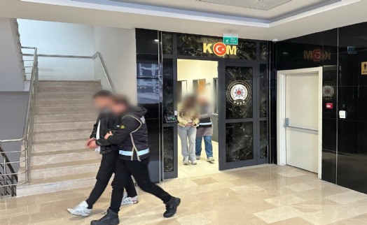 Üç kişiden 500 binlik vurgun!