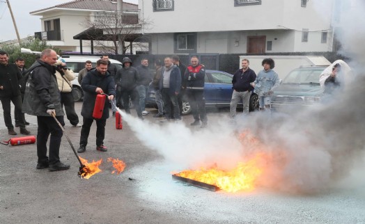 Urla'da otellere verilen yangın eğitiminde uygulamalı tatbikat yapıldı