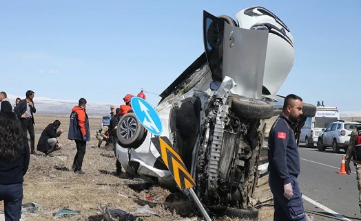 Yollar kan gölüne döndü: Üç günde 27 kişi öldü!