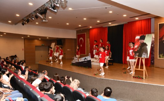 'Aynı Gemideyiz' Oratoryosu Çiğli'de büyük ilgi gördü