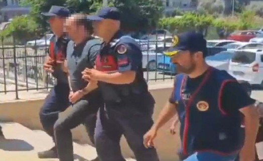 124 yıl hapis cezasıyla aranıyordu: Saklandığı köy evinde yakalandı