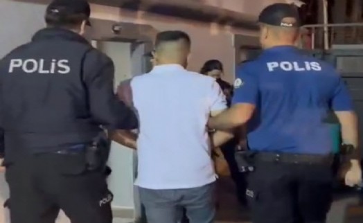 24 yıl kesinleşmiş hapis cezasıyla aranıyordu, yakayı ele verdi