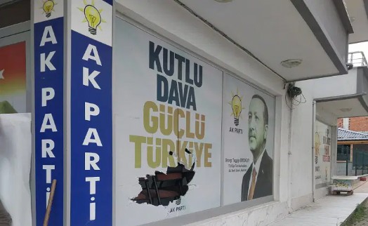 Baltayla AK Parti'nin camlarını kıran AK Parti Belediye başkan adayı çıktı