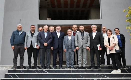 Başkan Saygılı'dan Çiğli Harmandalı Cem Evi'ne ziyaret: Biz, ayrımcılığa değil, birliğe talibiz