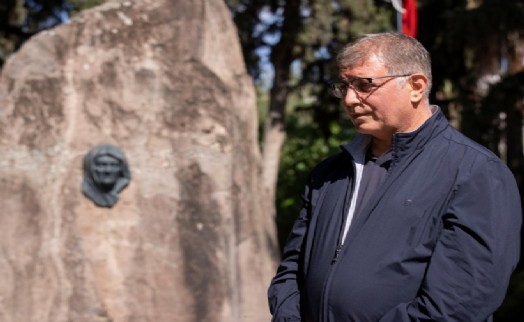 Başkan Tugay Zübeyde Hanım'ın anıt mezarını ziyaret etti