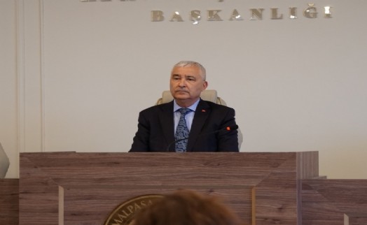 Başkan Türkmen'den Meclis toplantısında hizmet çıkışı: 'Kapıdan kovsanız pencereden girerim'