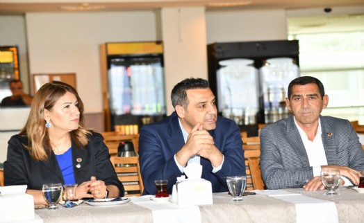 Başkan Yıldız, Çiğli'deki talepleri çözmek üzere muhtarlarla bir araya geldi