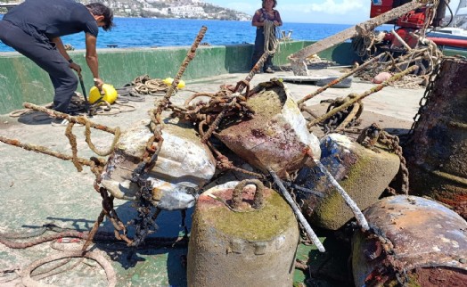 Bodrum'da denizden 50 ton katı atık çıkartıldı