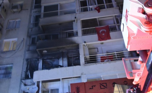 Bornova'da gaz sızıntısı sonrası patlama: 4 yaralı