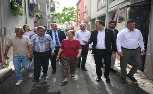 Başkan Eşki ve CHP'li Arslan sahada: Bornova'da halkla buluştular