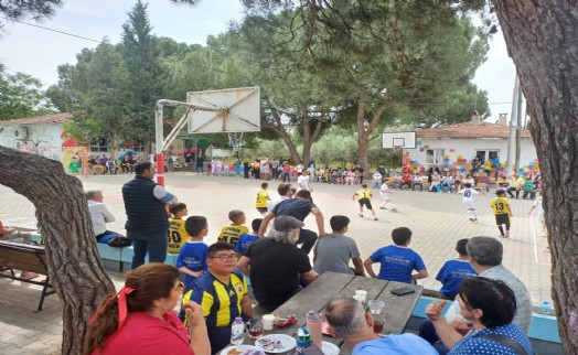 Buca'nın 5 köy okulunda yüzleri güldüren turnuva
