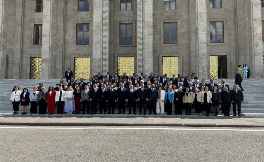 CHP İzmir İl Örgütü Ankara'da! 'Lider'e tam destek!
