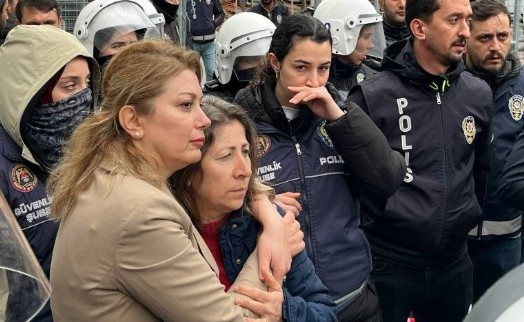 CHP'li Asu Kaya, kadın muhtarın gözaltına alınmasını engelledi